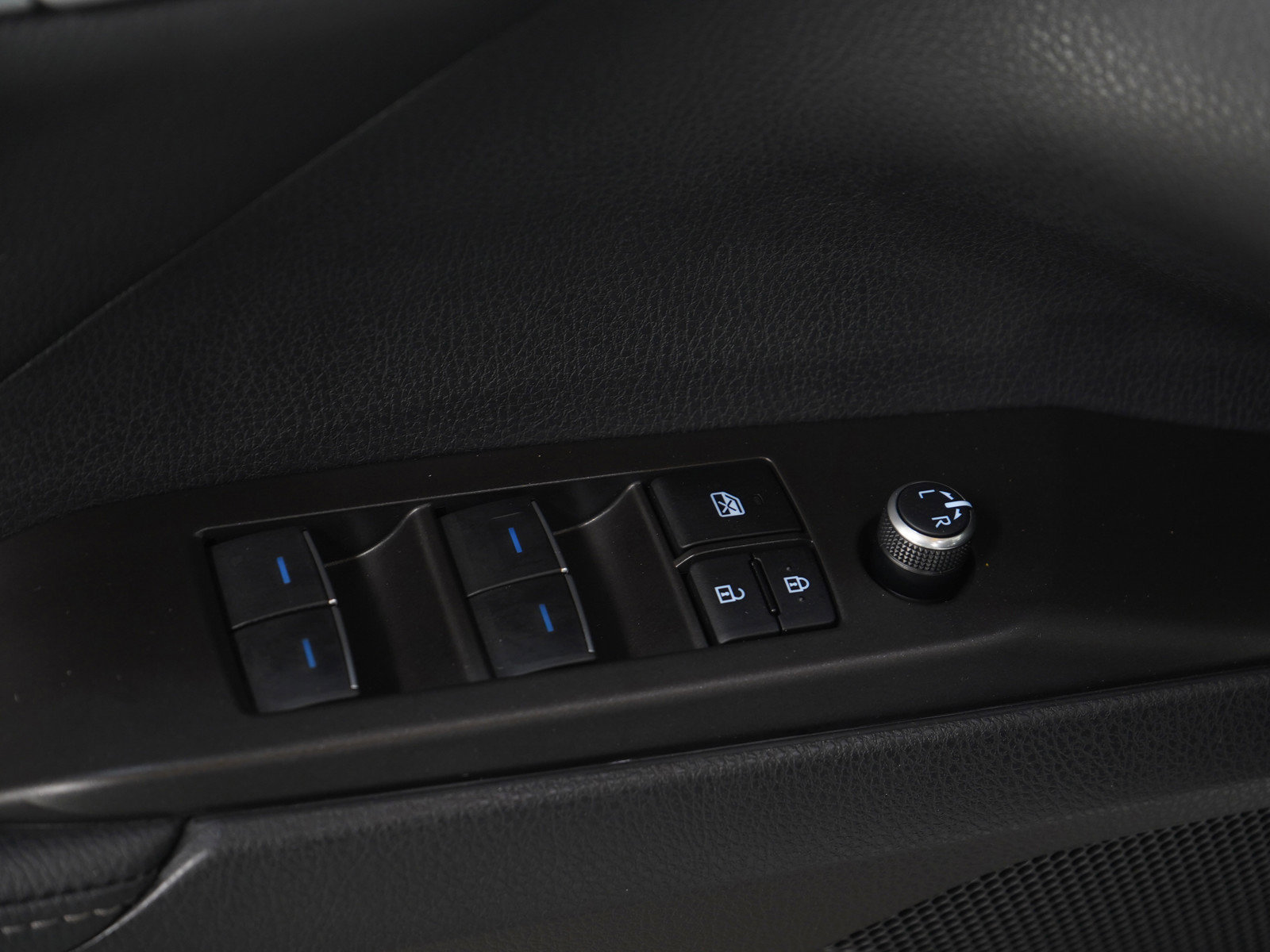 Used 2024 Toyota Camry XLE w/ Cold Weather Package image 21