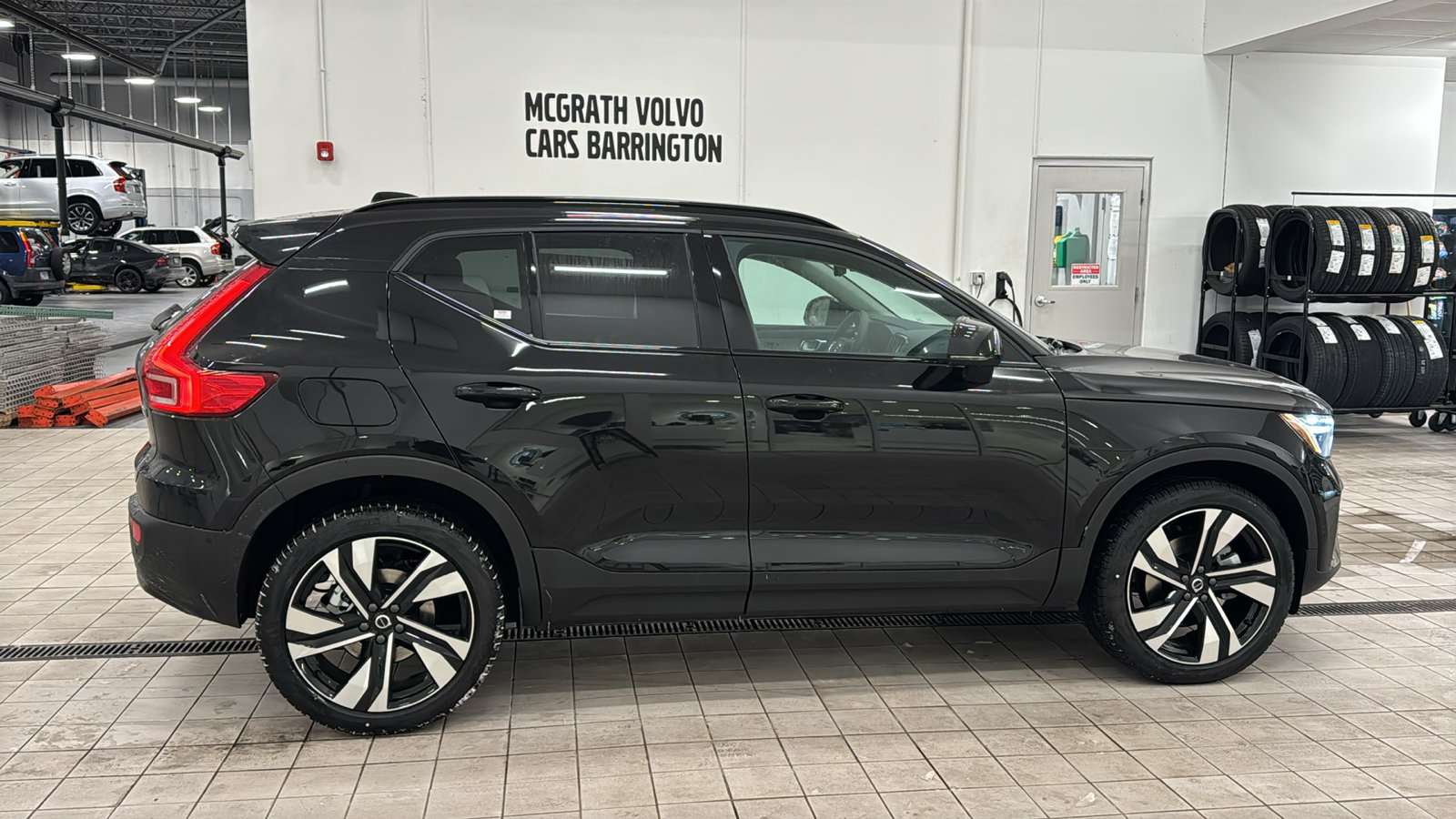 New 2026 Volvo XC40 B5 Ultra w/ Climate Package AWD/4WD image 4