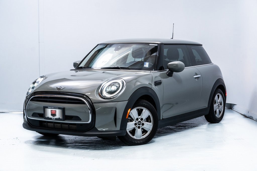 Used 2022 MINI Cooper 2-Door Hardtop image 1