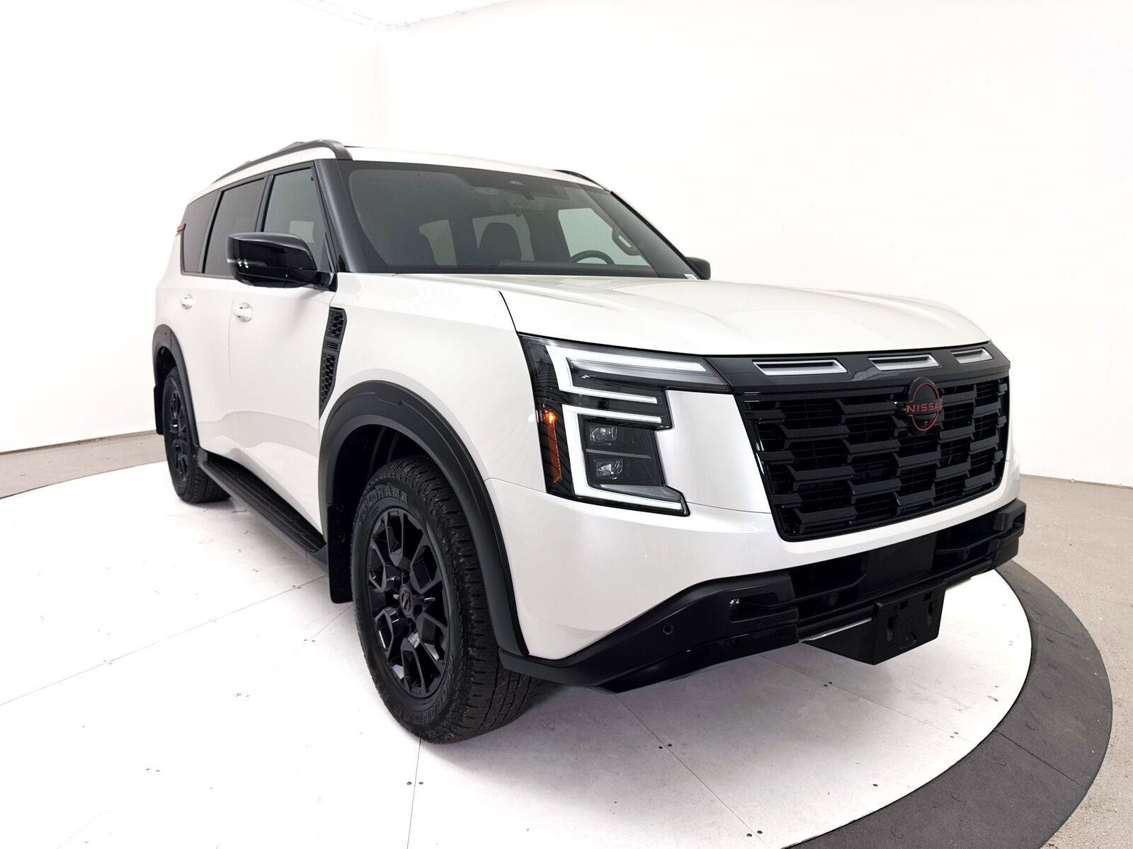 Used 2025 Nissan Armada PRO-4X w/ Pro-4X Premium Package AWD/4WD image 14