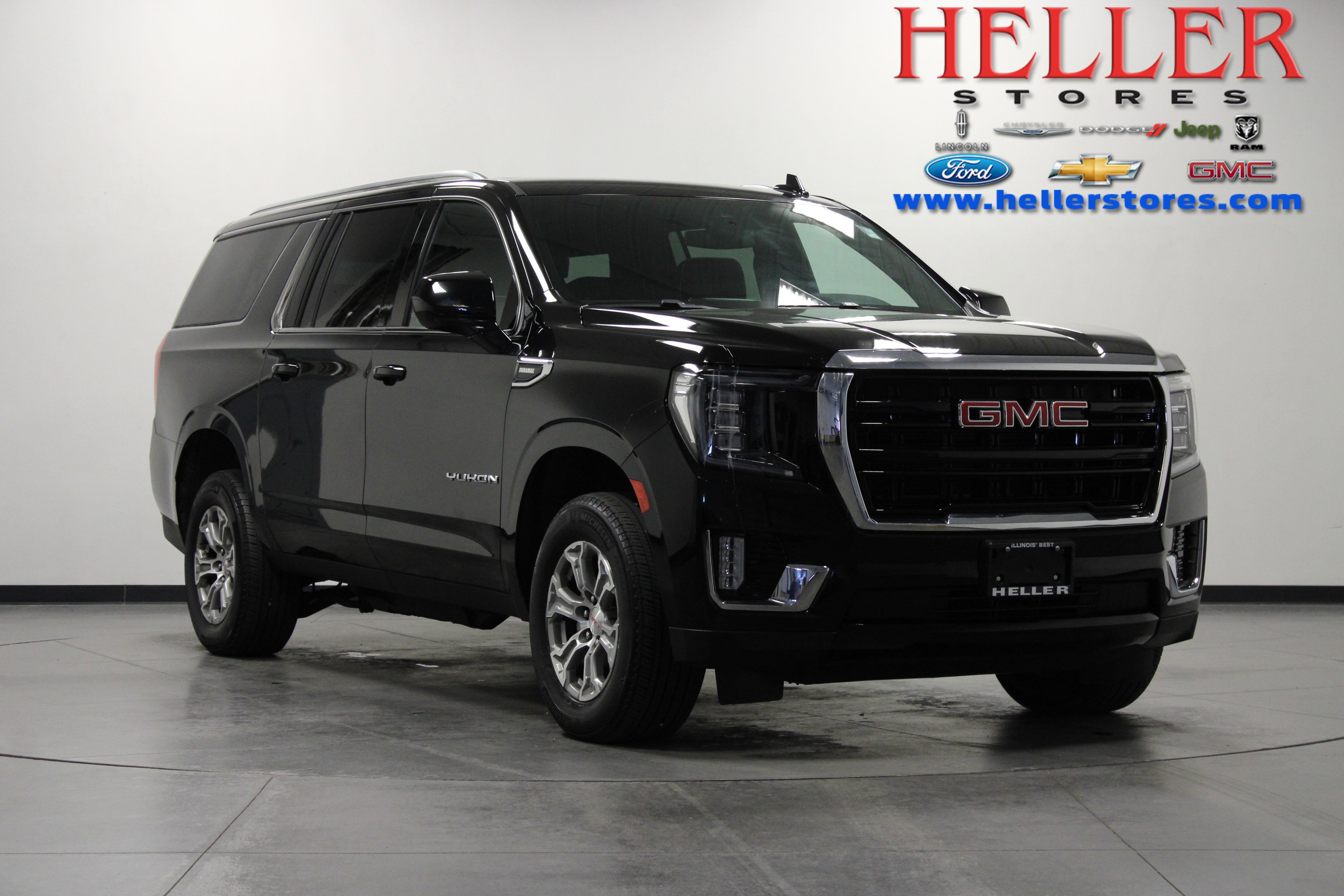 Used 2024 GMC Yukon XL SLE image 1