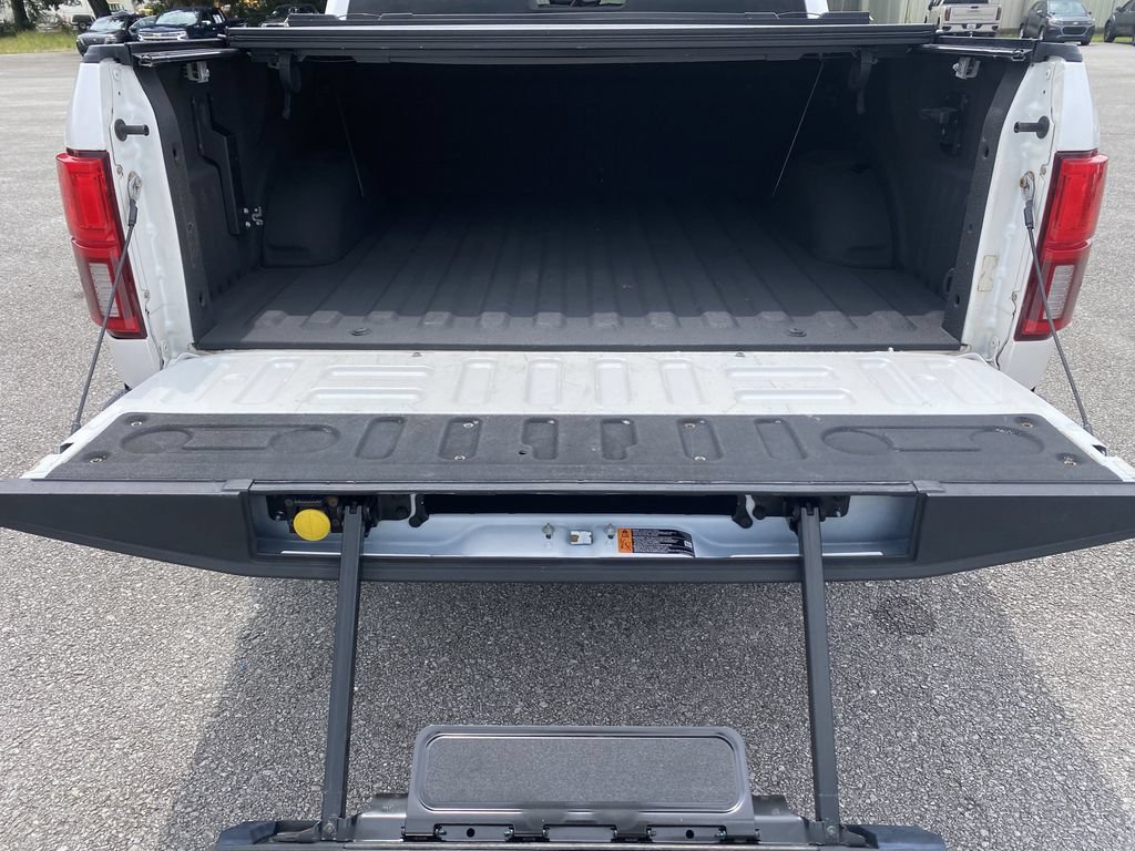 Used 2018 Ford F150 Platinum w/ Equipment Group 701A Luxury AWD/4WD image 31