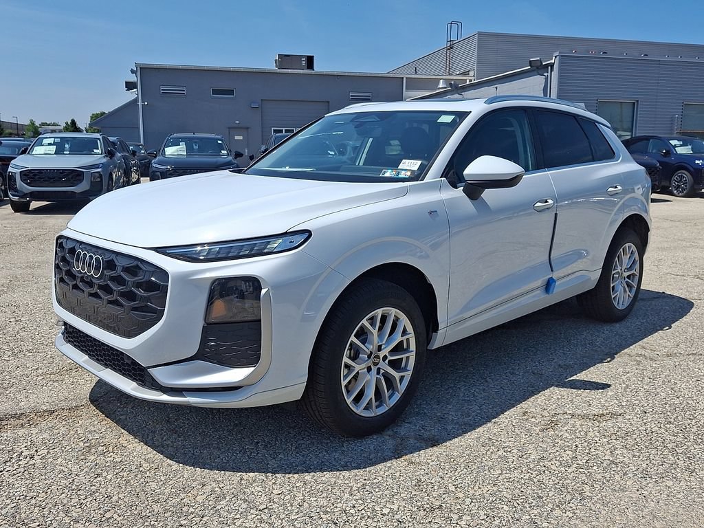 New 2026 Audi Q3 quattro 2.0T AWD/4WD image 2