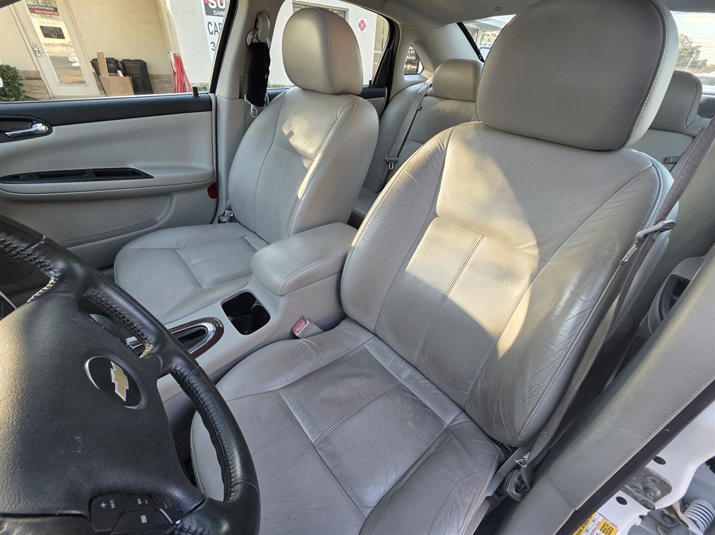 Used 2010 Chevrolet Impala LT w/ Luxury Edition Package image 18