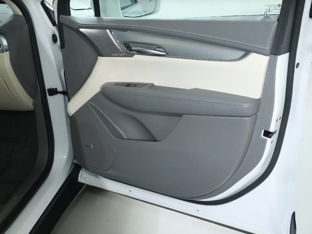 Used 2020 Cadillac XT5 Premium Luxury w/ LPO, Floor Liner Package AWD/4WD image 33