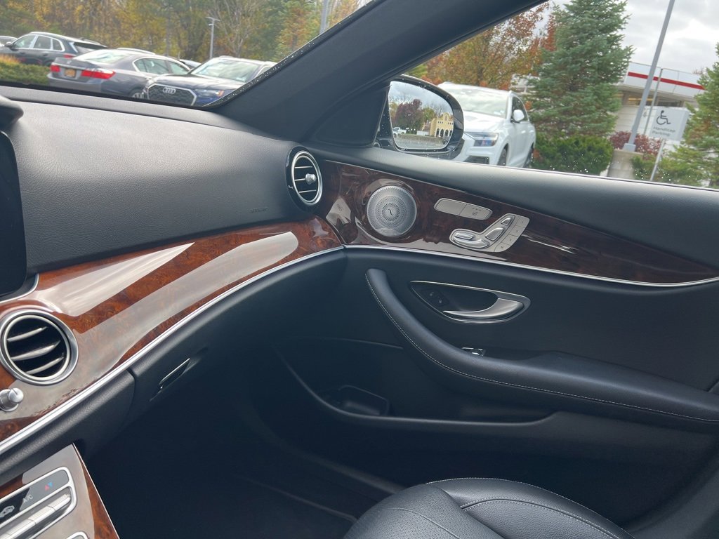 Used 2019 Mercedes-Benz E 300 4MATIC image 59