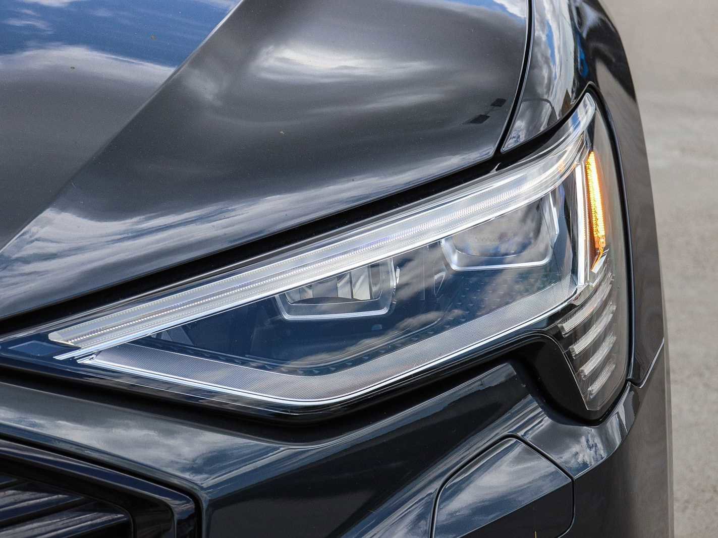 Used 2023 Audi e-tron Premium w/ Convenience Plus Package AWD/4WD image 6