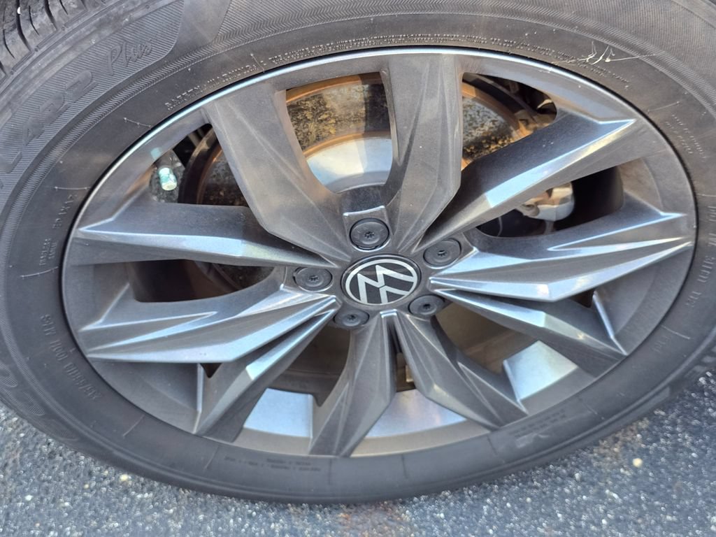 Used 2023 Volkswagen Tiguan SE FWD image 9