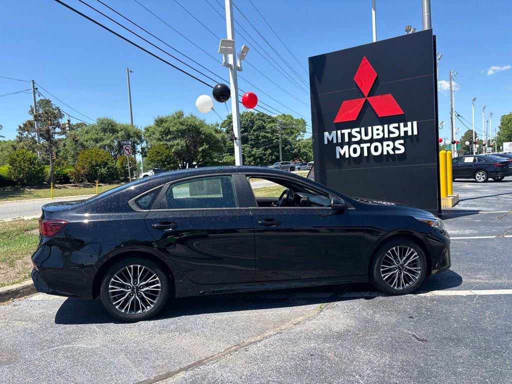 Used 2023 Kia Forte GT-Line w/ GT-Line Premium Package FWD image 2