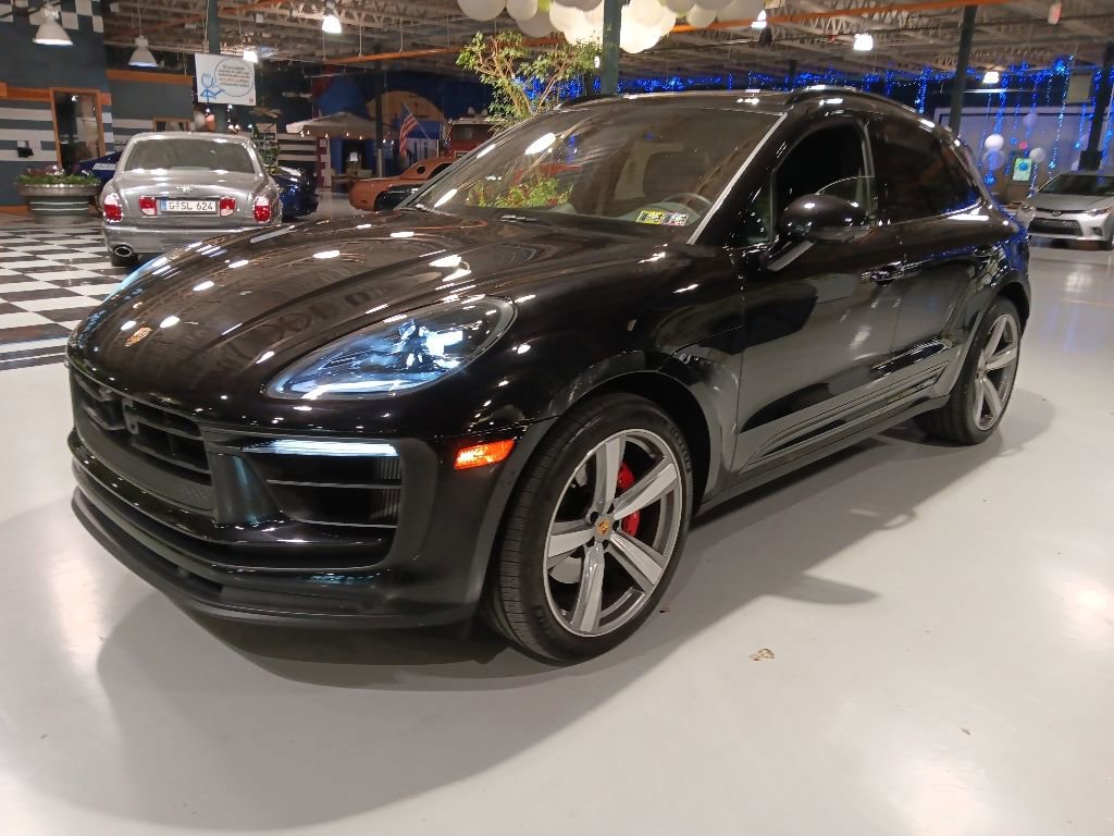Used 2024 Porsche Macan S AWD/4WD image 1
