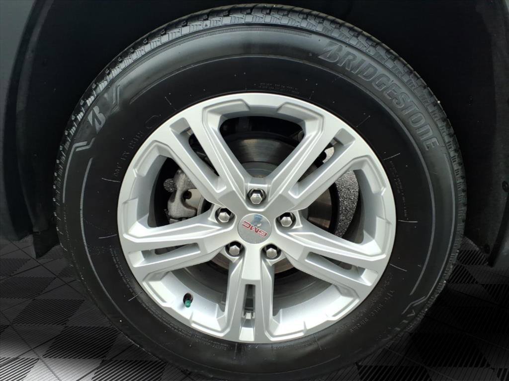 Used 2024 GMC Terrain SLE image 29