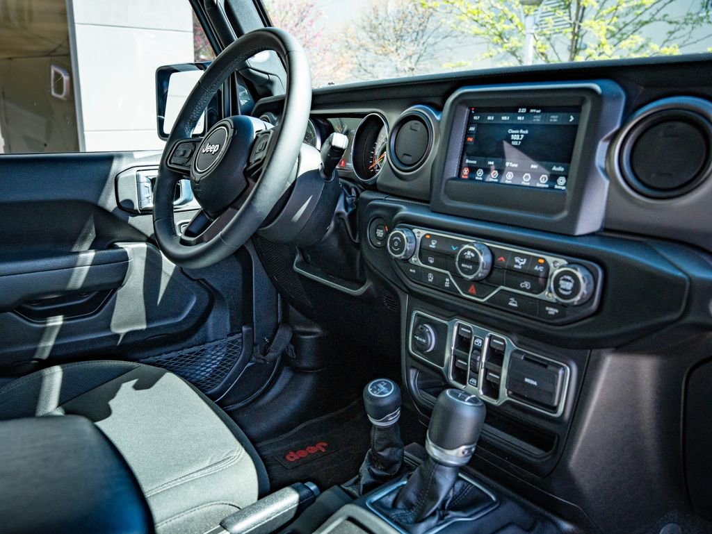 Used 2023 Jeep Gladiator Sport image 46