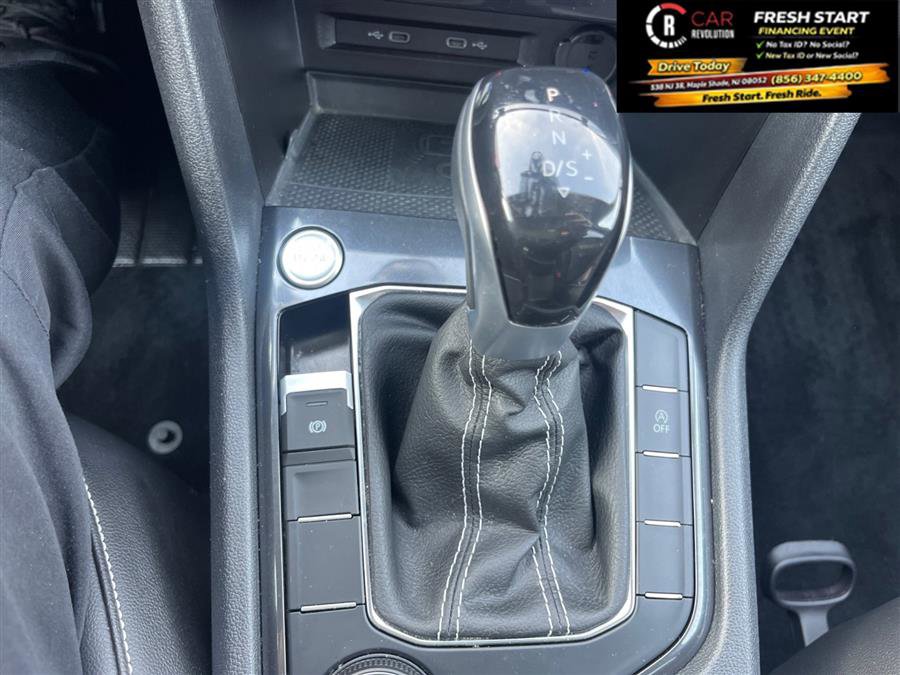 Used 2022 Volkswagen Tiguan SE image 17