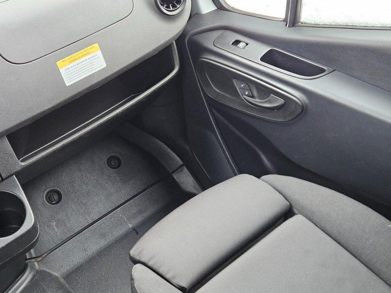 Used 2024 Mercedes-Benz Sprinter 2500 image 11