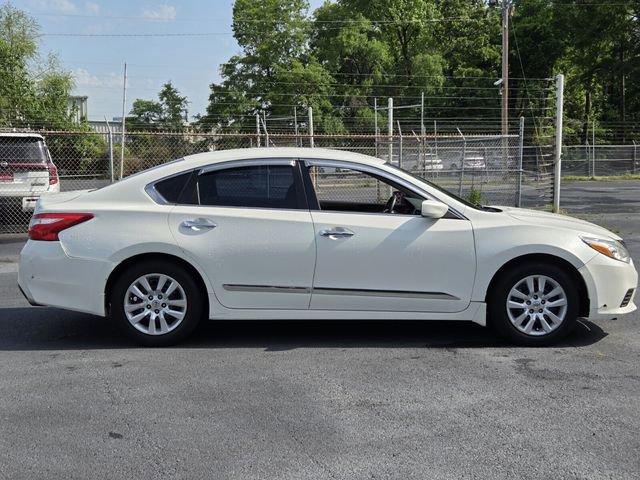 Used 2016 Nissan Altima 2.5 S w/ Power Driver Seat Package image 6