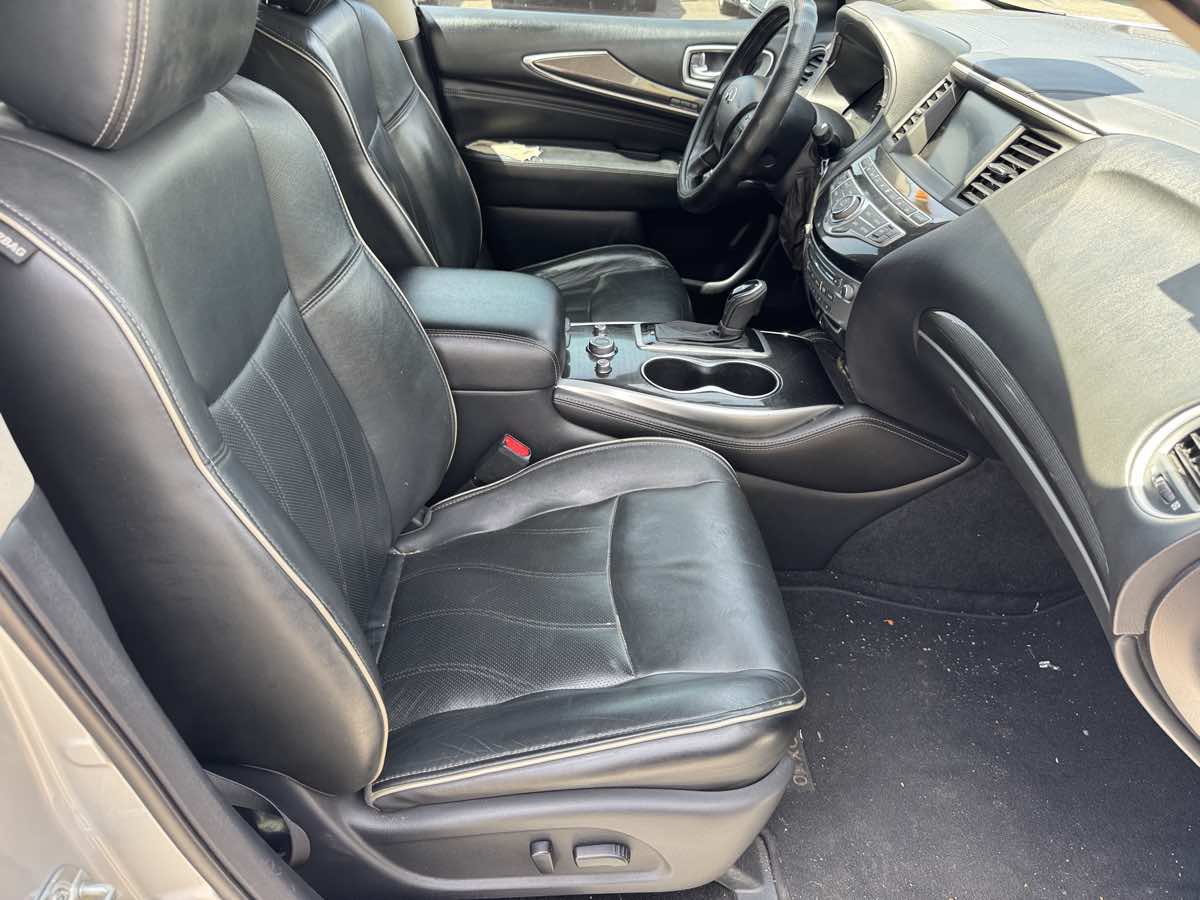Used 2019 INFINITI QX60 Luxe w/ Essential Package FWD image 18