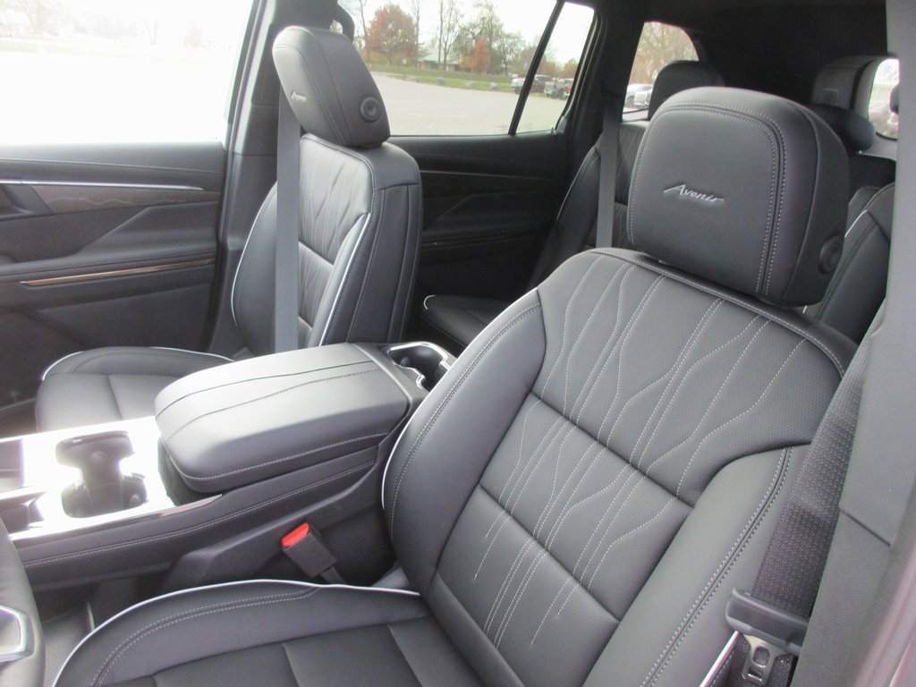 New 2026 Buick Enclave Avenir image 13