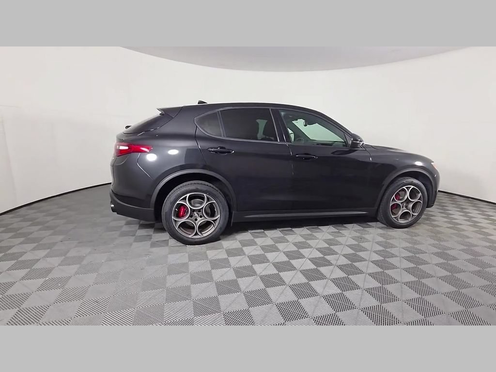 Used 2023 Alfa Romeo Stelvio Sprint RWD image 38