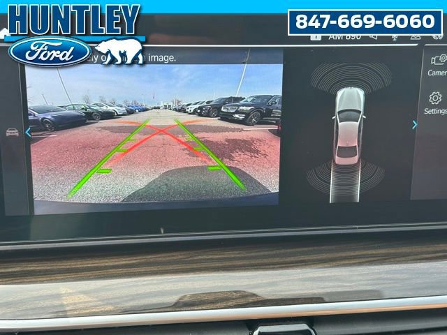 Used 2023 BMW 530e xDrive w/ Premium Package image 26