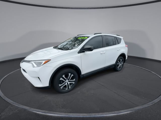 Used 2018 Toyota RAV4 LE image 7