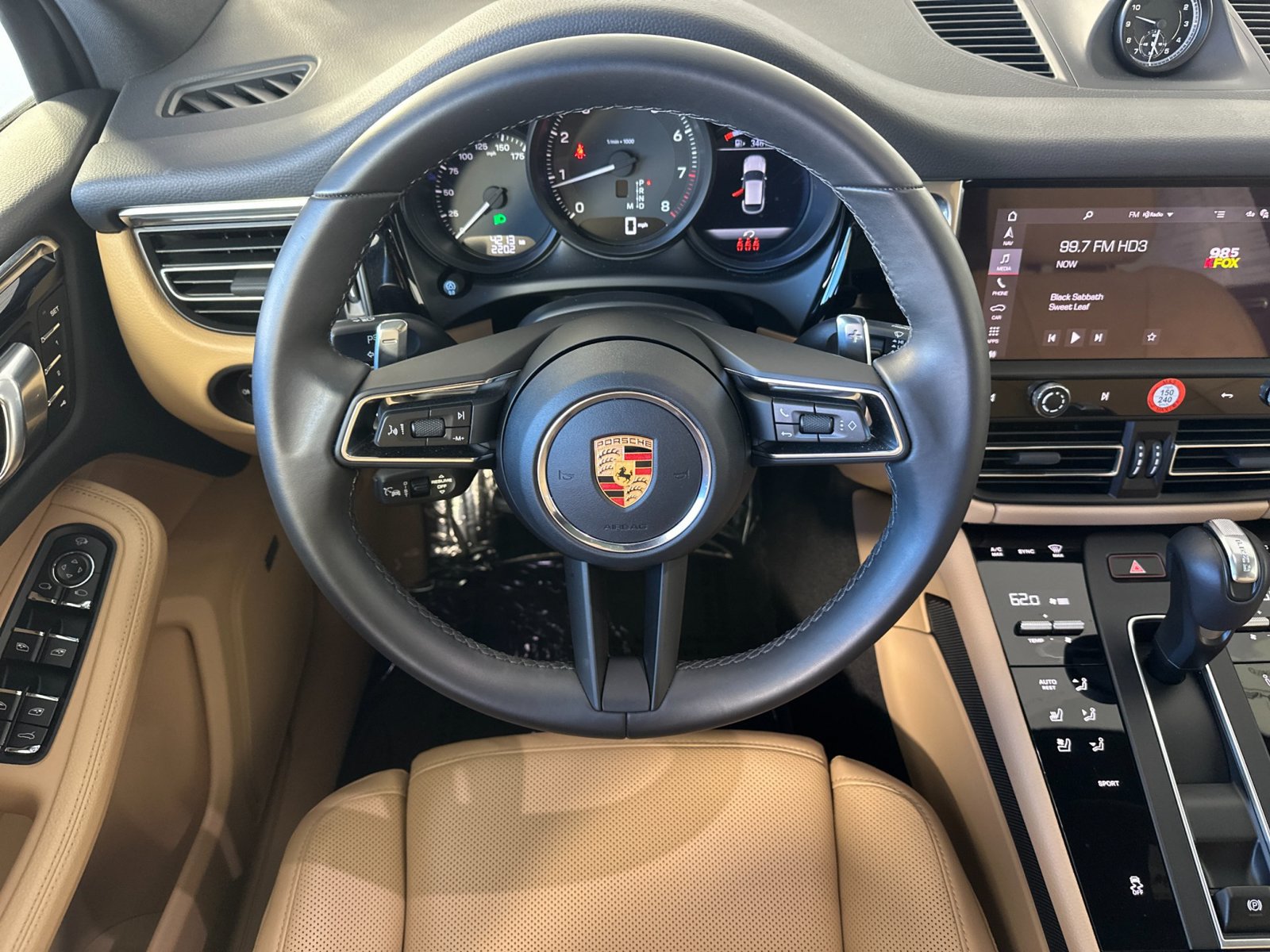 Certified 2026 Porsche Macan AWD/4WD image 16