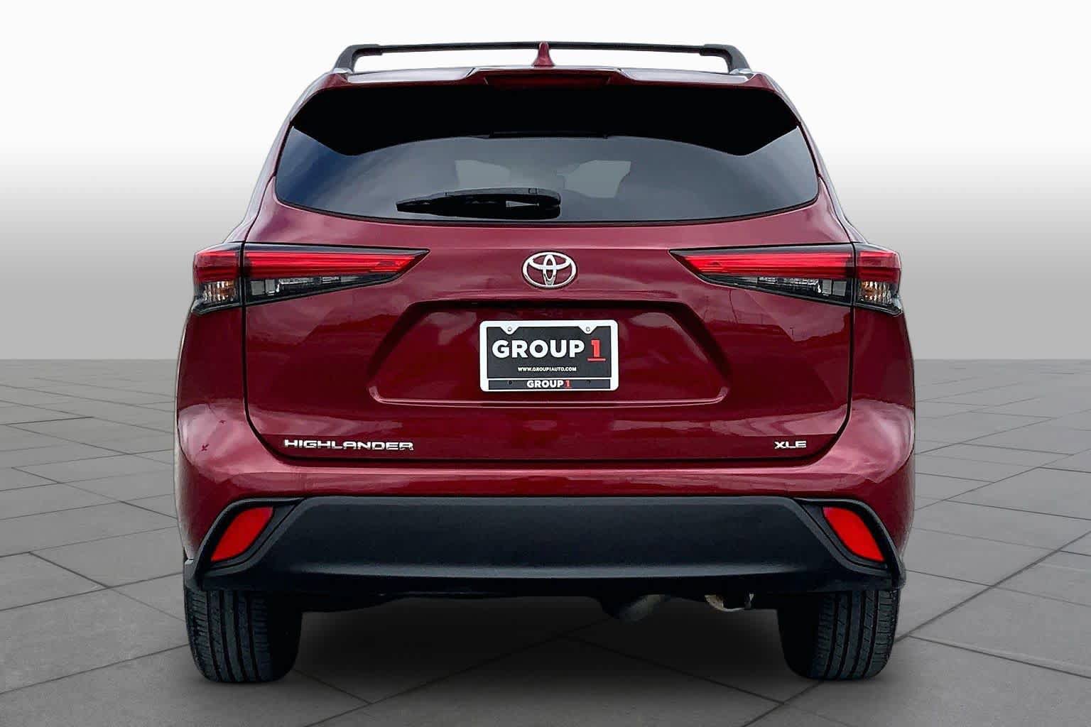Used 2021 Toyota Highlander XLE FWD image 5