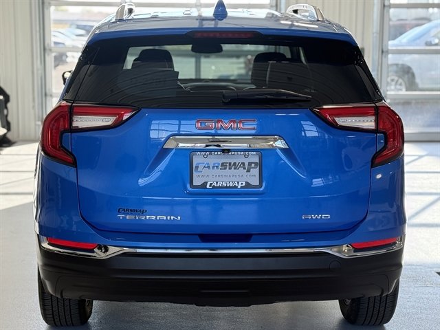 Used 2024 GMC Terrain SLT image 4