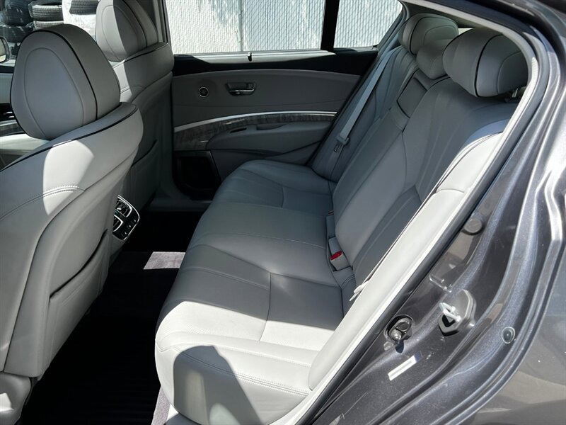Used 2019 Acura RLX Sport Hybrid w/ Advance Pkg AWD/4WD image 23