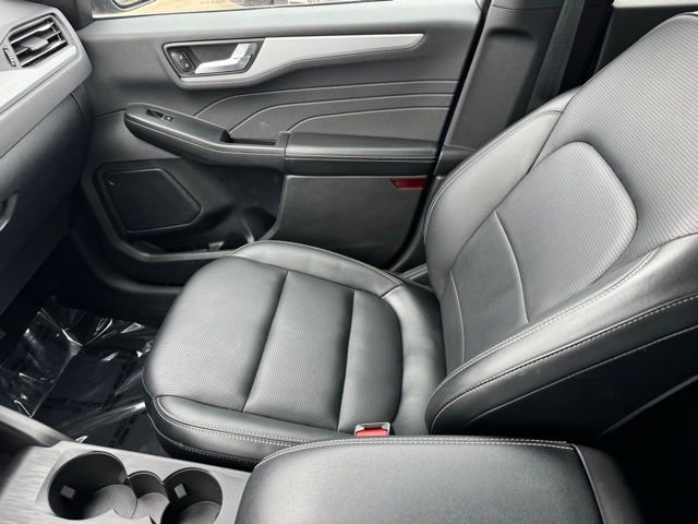 Certified 2025 Ford Escape Platinum AWD/4WD image 21