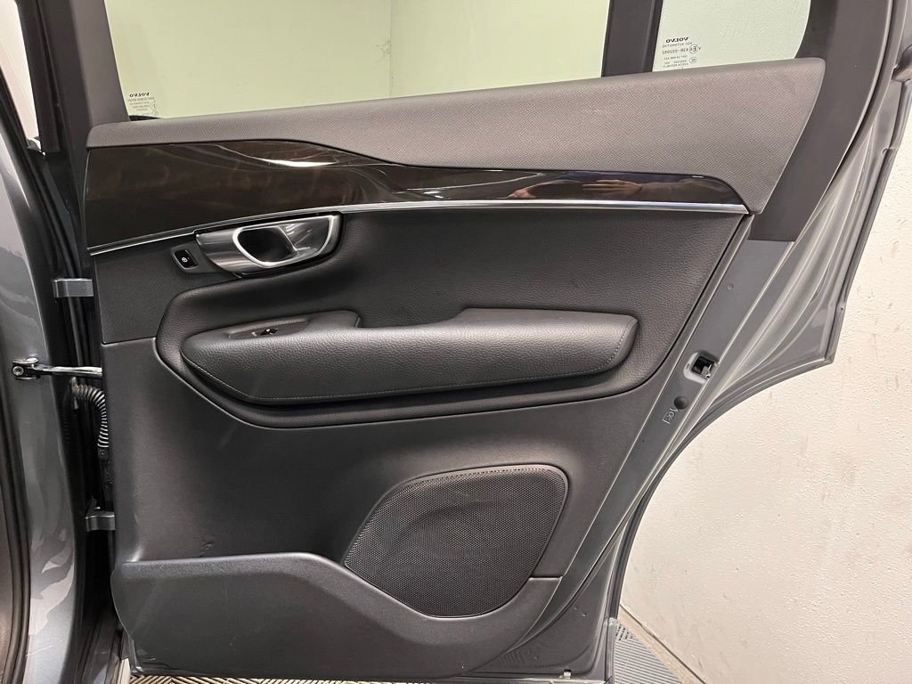 Used 2018 Volvo XC90 T6 Momentum w/ Convenience Package AWD/4WD image 18