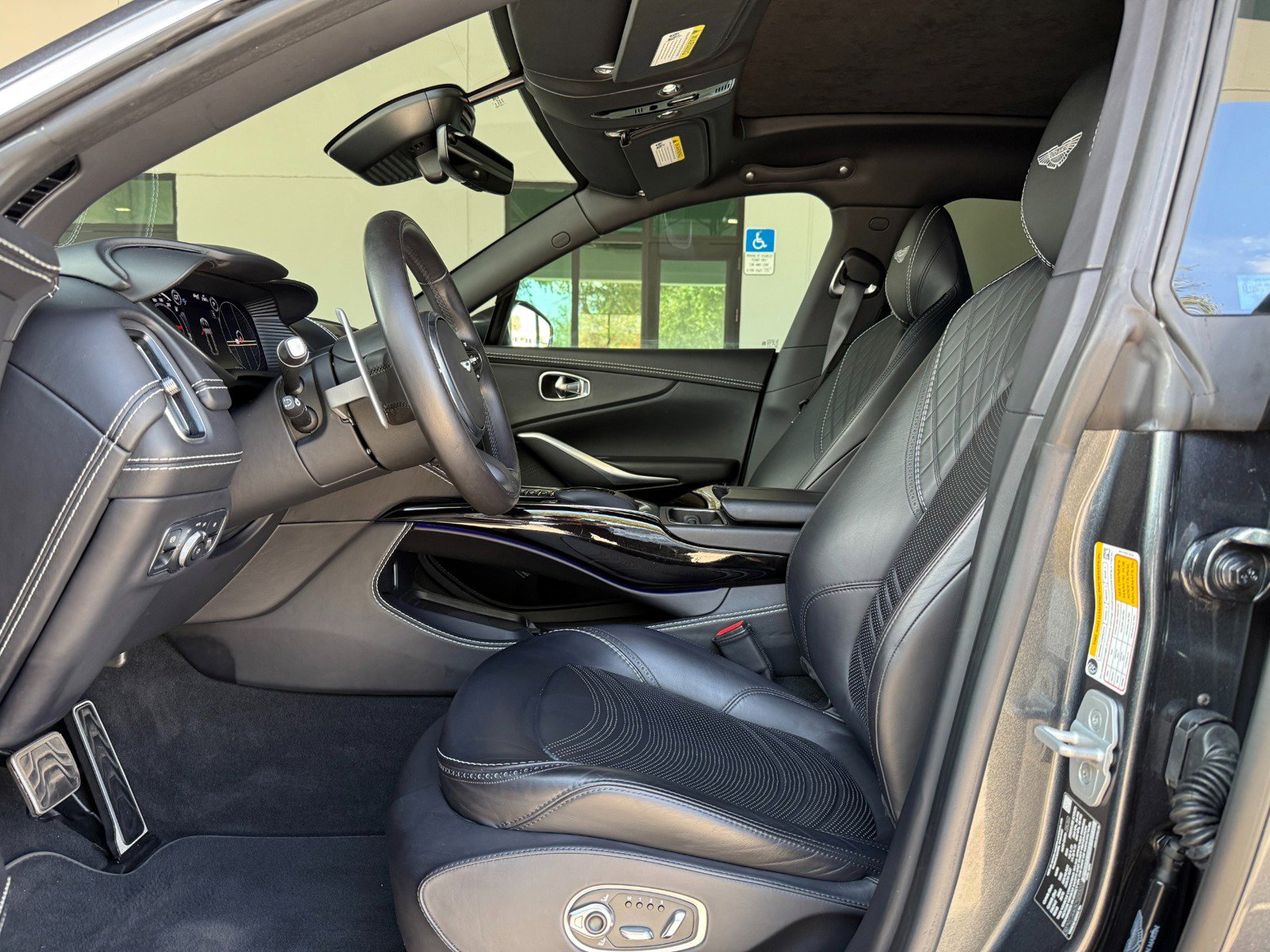 Used 2022 Aston Martin DBX image 20