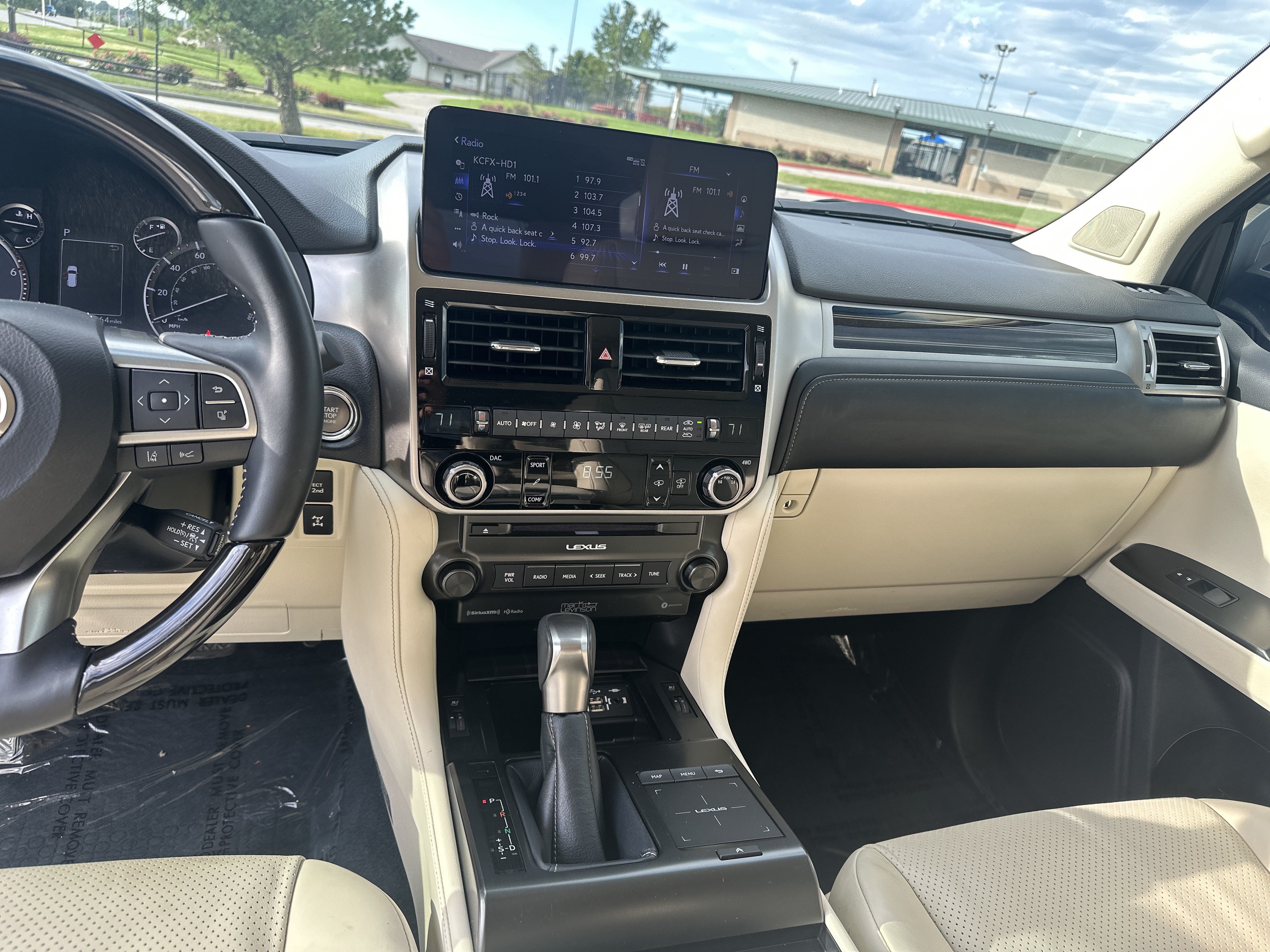 Certified 2023 Lexus GX 460 Luxury w/ Sport Design Package AWD/4WD image 30