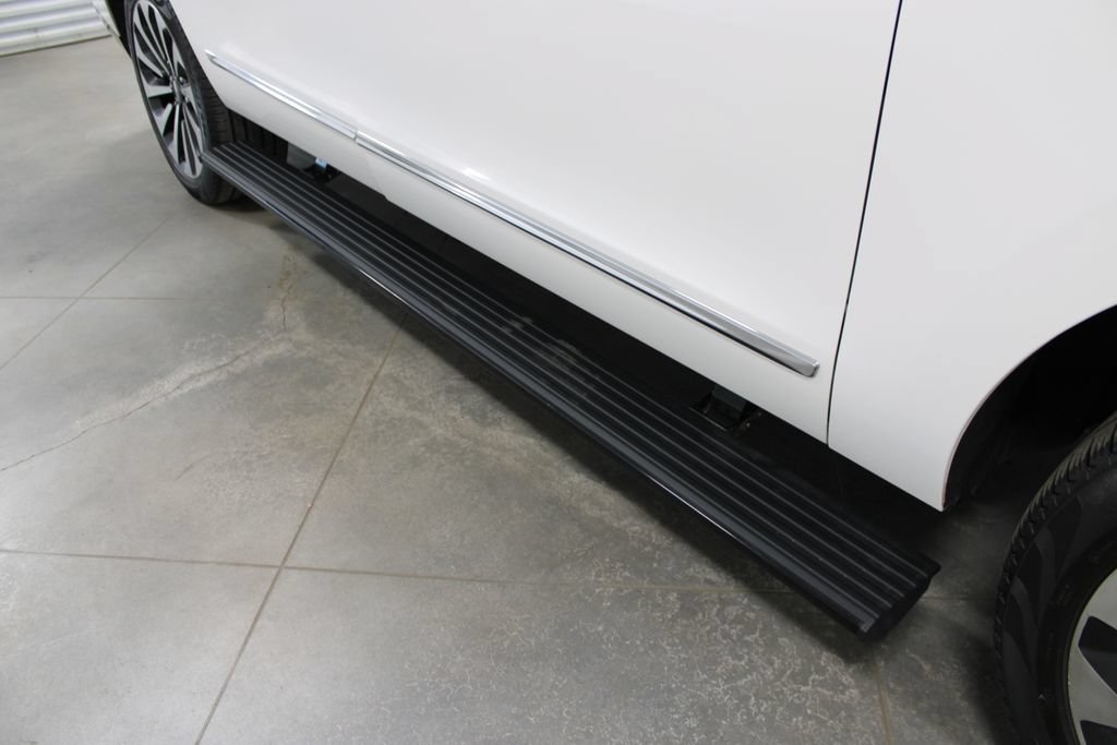 Used 2024 Lincoln Navigator L Reserve AWD/4WD image 16