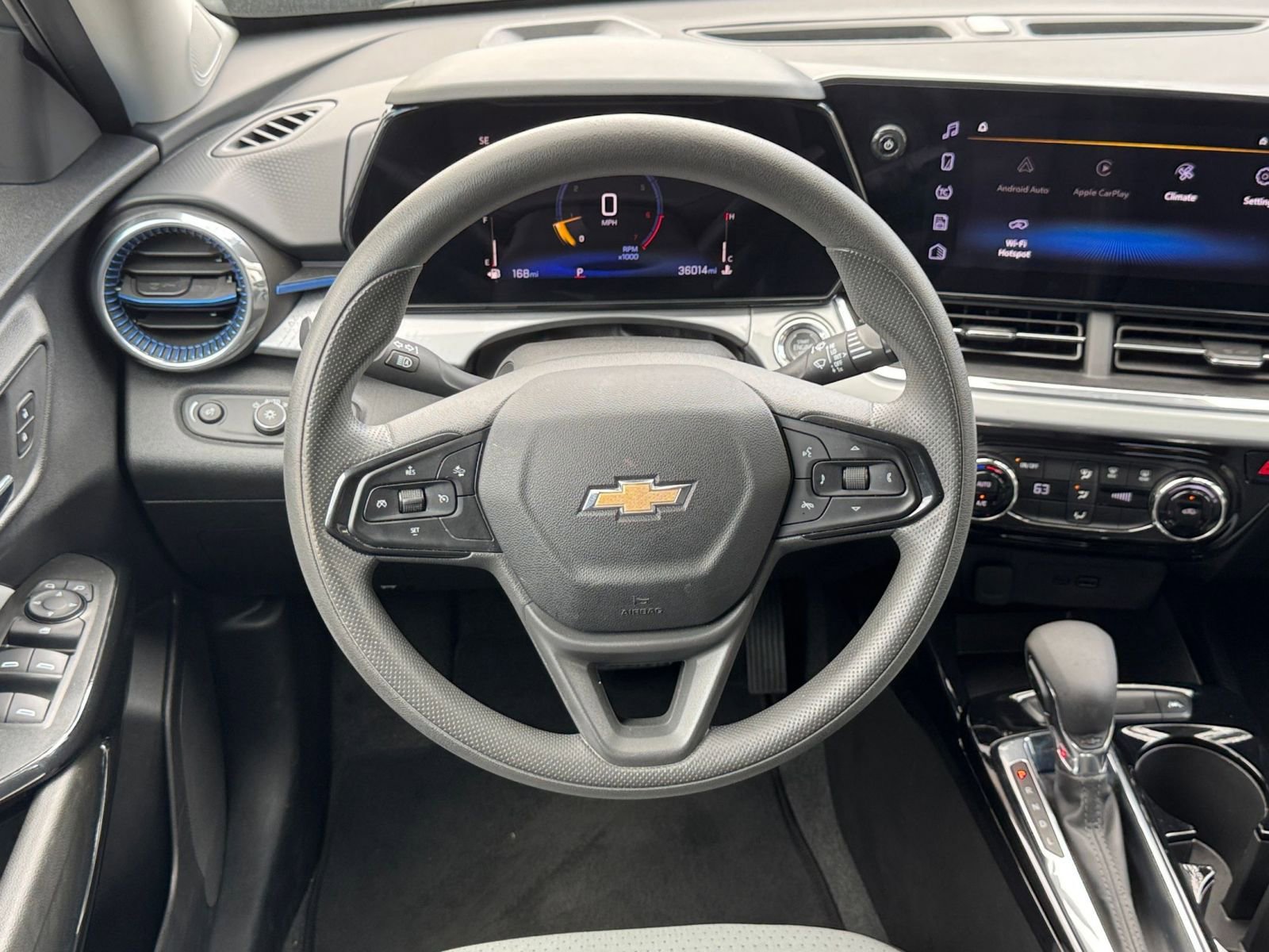 Used 2025 Chevrolet Trax LT FWD image 28