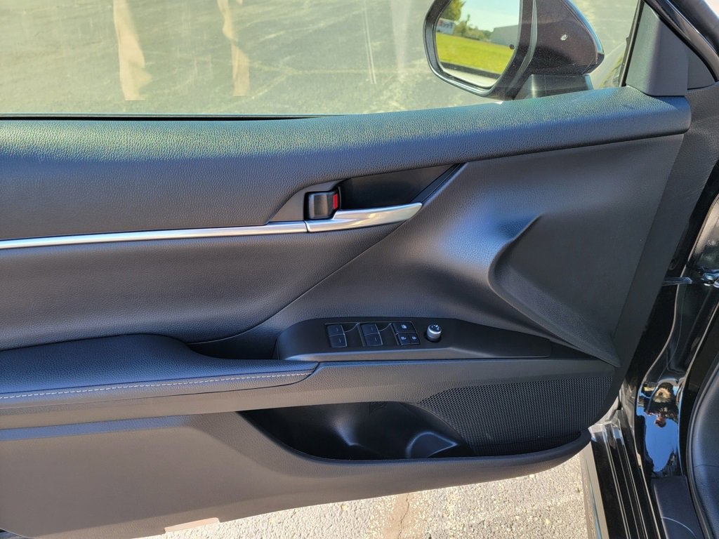 Used 2023 Toyota Camry XSE image 23