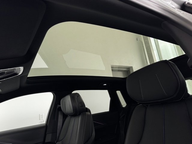 New 2025 Cadillac Lyriq Luxury image 5