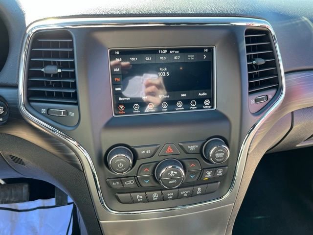 Certified 2021 Jeep Grand Cherokee Laredo w/ Security & Convenience Group image 31