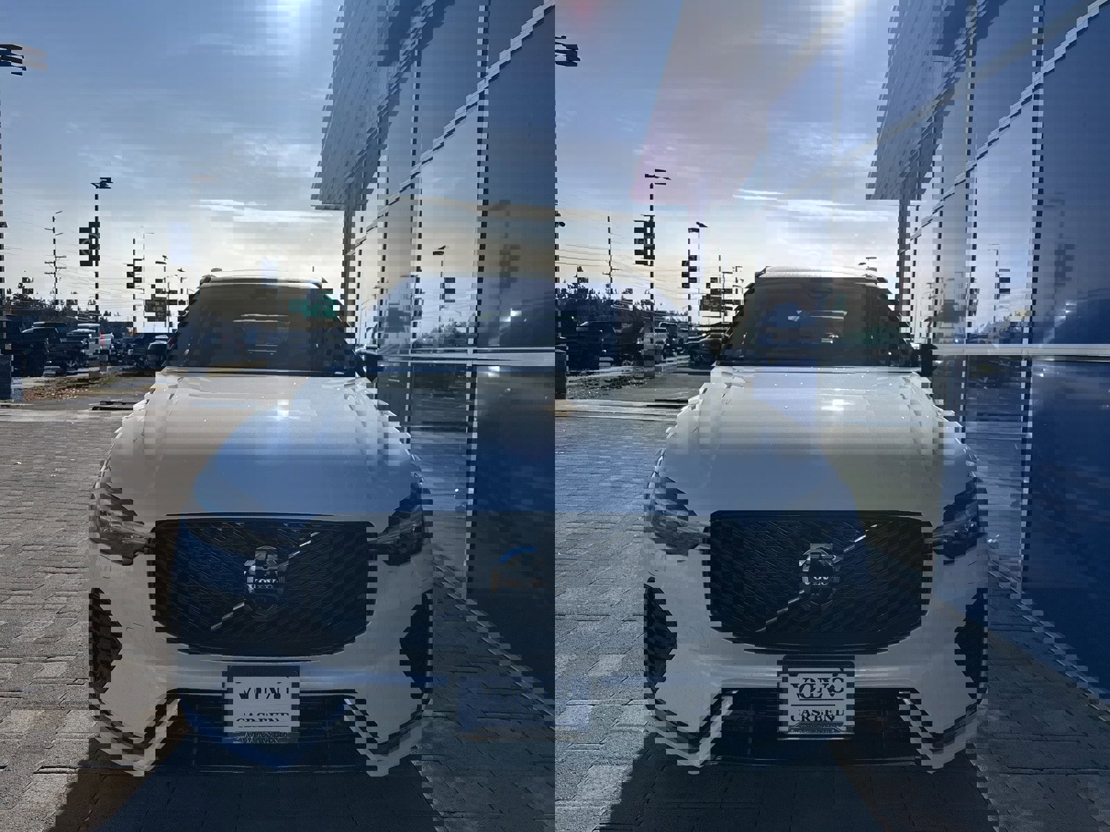 New 2026 Volvo XC60 B5 Ultra w/ Climate Package image 2