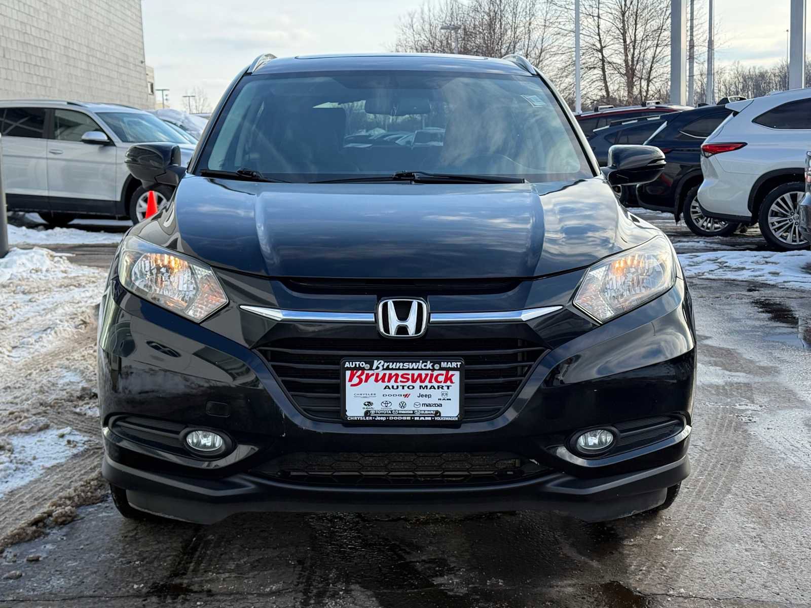 Used 2018 Honda HR-V EX-L image 2