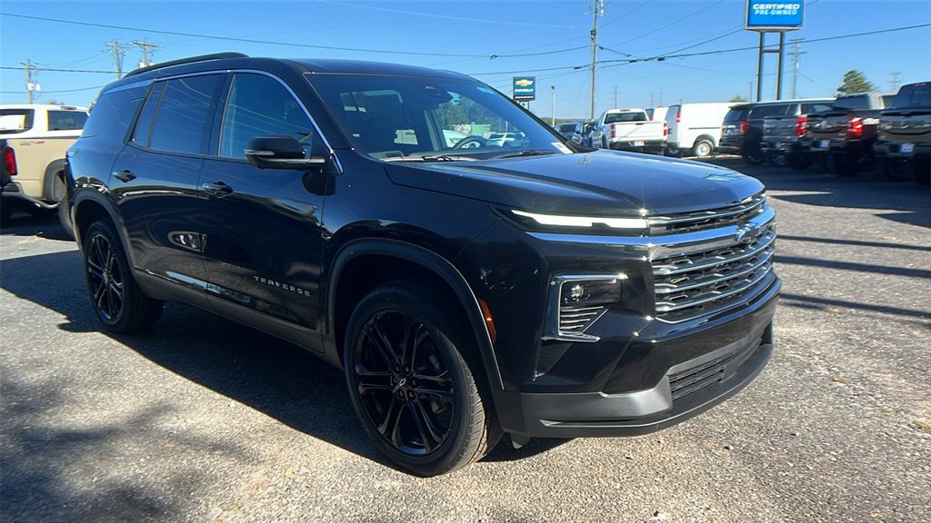 New 2026 Chevrolet Traverse LT image 3