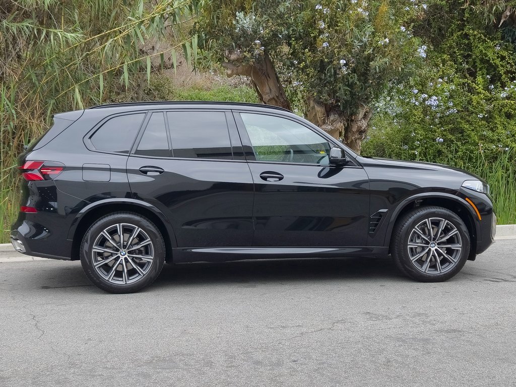 Used 2025 BMW X5 sDrive40i w/ Executive Package image 4