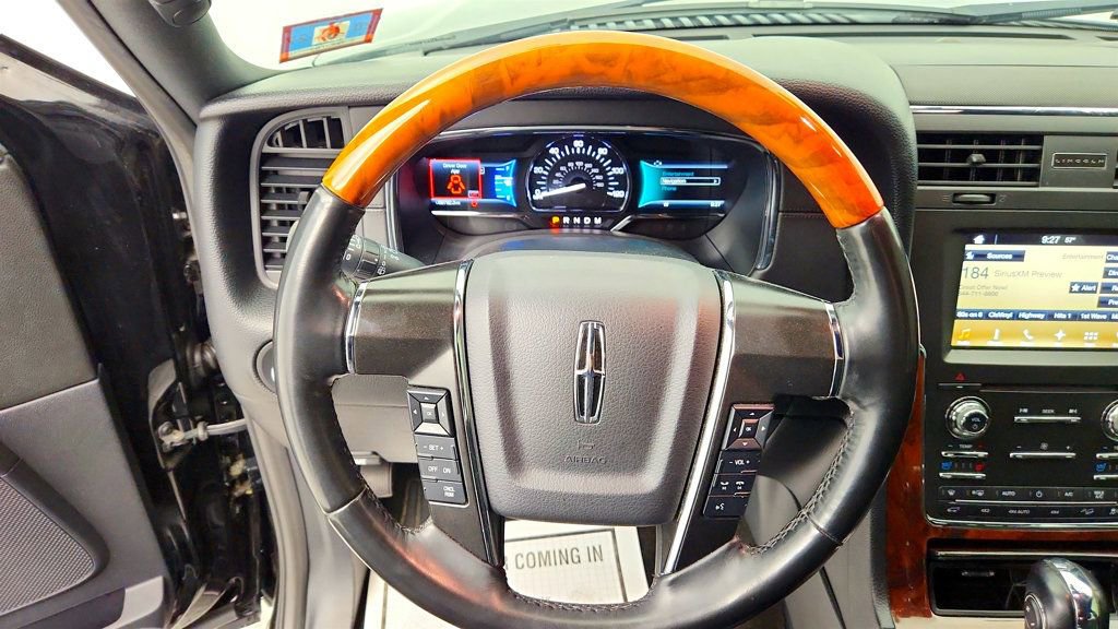 Used 2016 Lincoln Navigator Select AWD/4WD image 14
