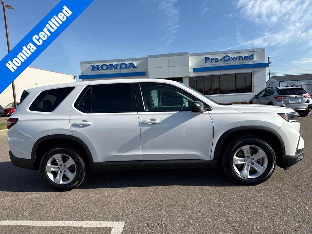 Certified 2023 Honda Pilot LX image 1