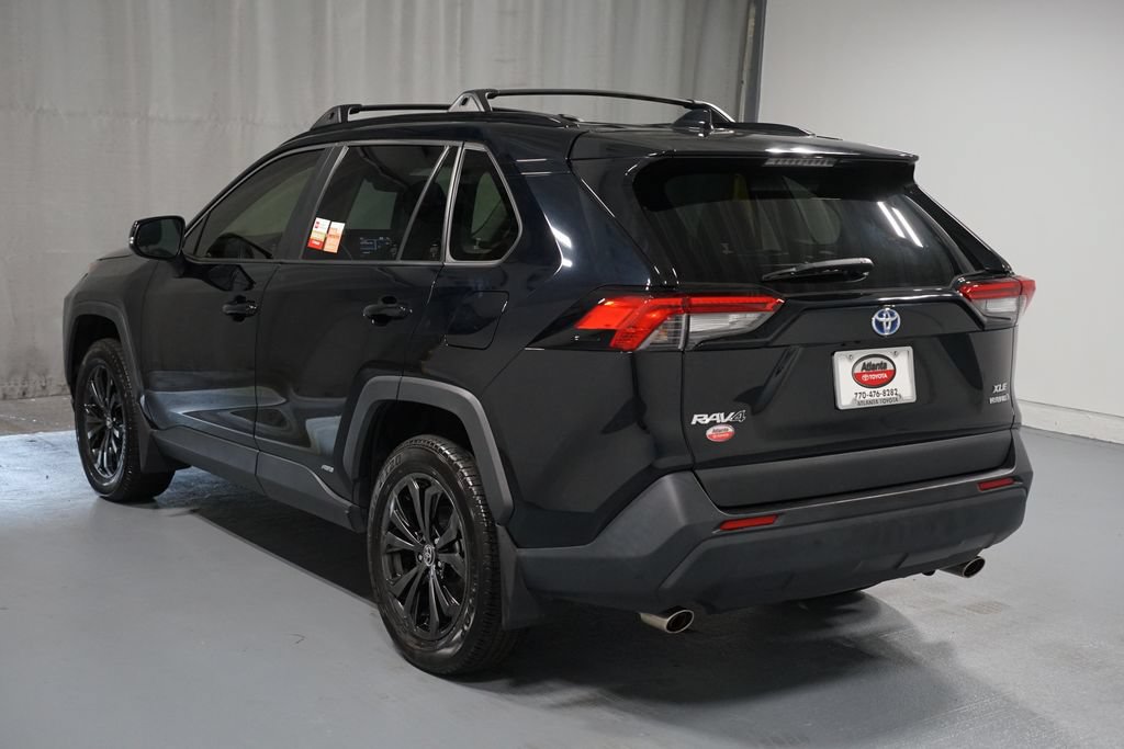 Used 2022 Toyota RAV4 XLE Premium AWD/4WD image 6