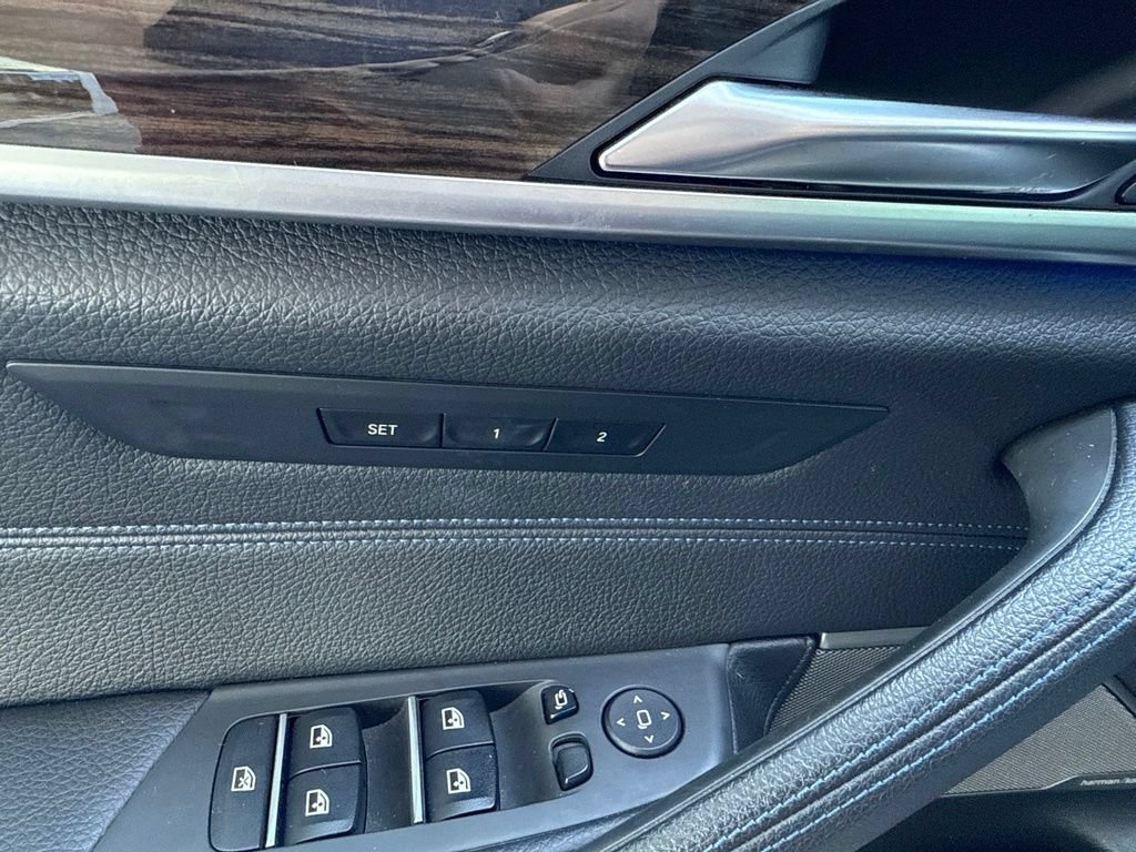 Used 2020 BMW 530i w/ M Sport Package RWD image 8
