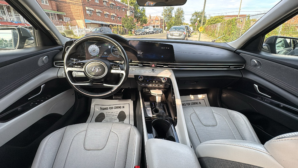 Used 2023 Hyundai Elantra Limited w/ Cargo Package FWD image 30