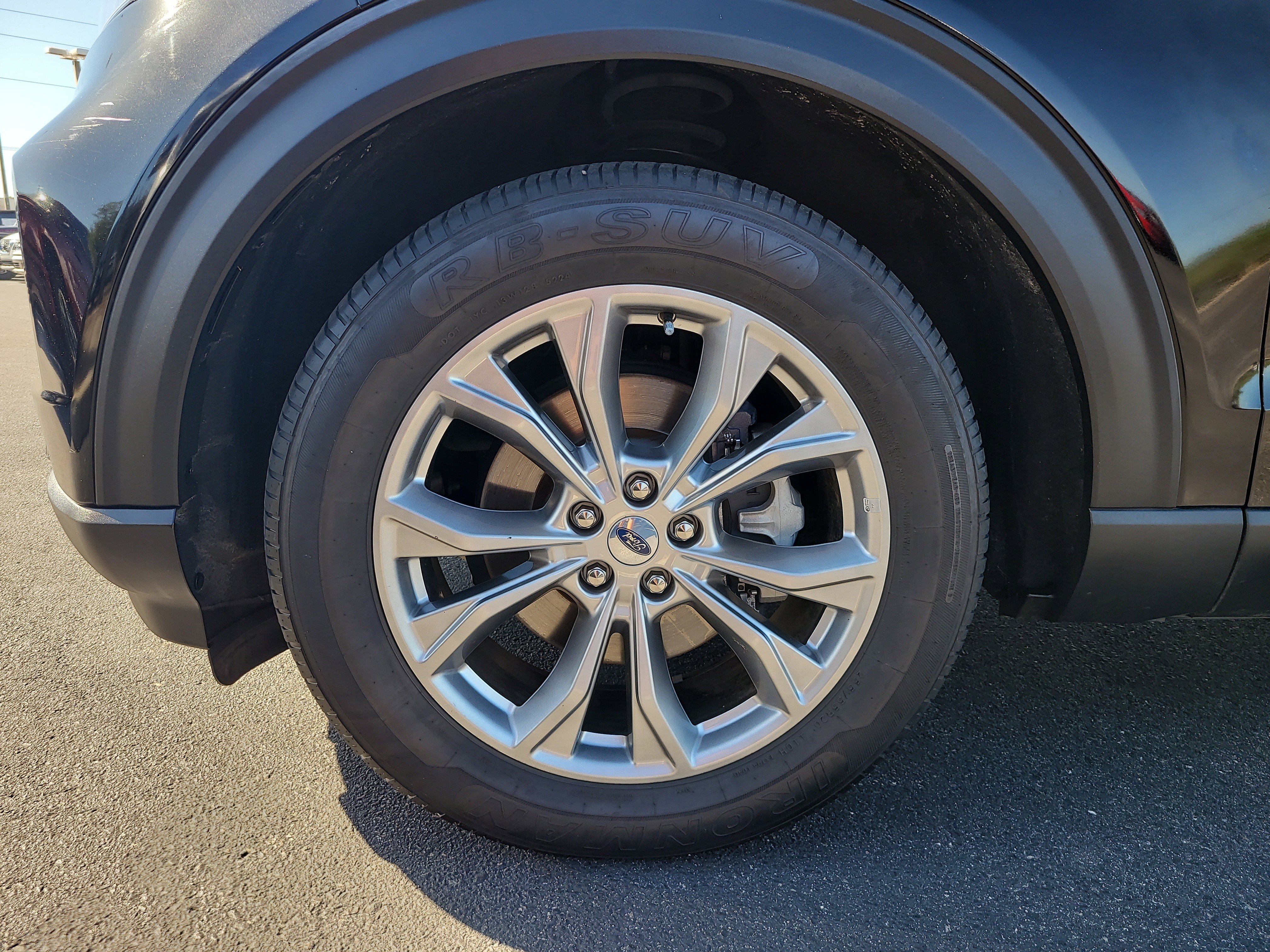 Used 2024 Ford Explorer Limited image 9