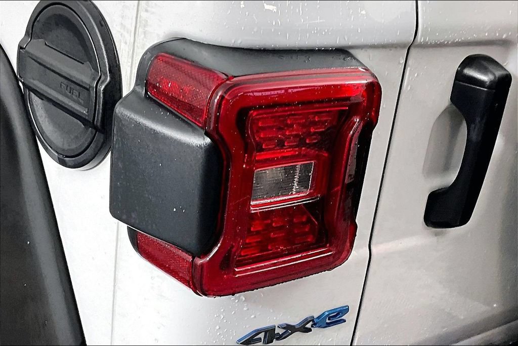 Used 2025 Jeep Wrangler Unlimited Rubicon 4xe w/ Safety Group AWD/4WD image 22