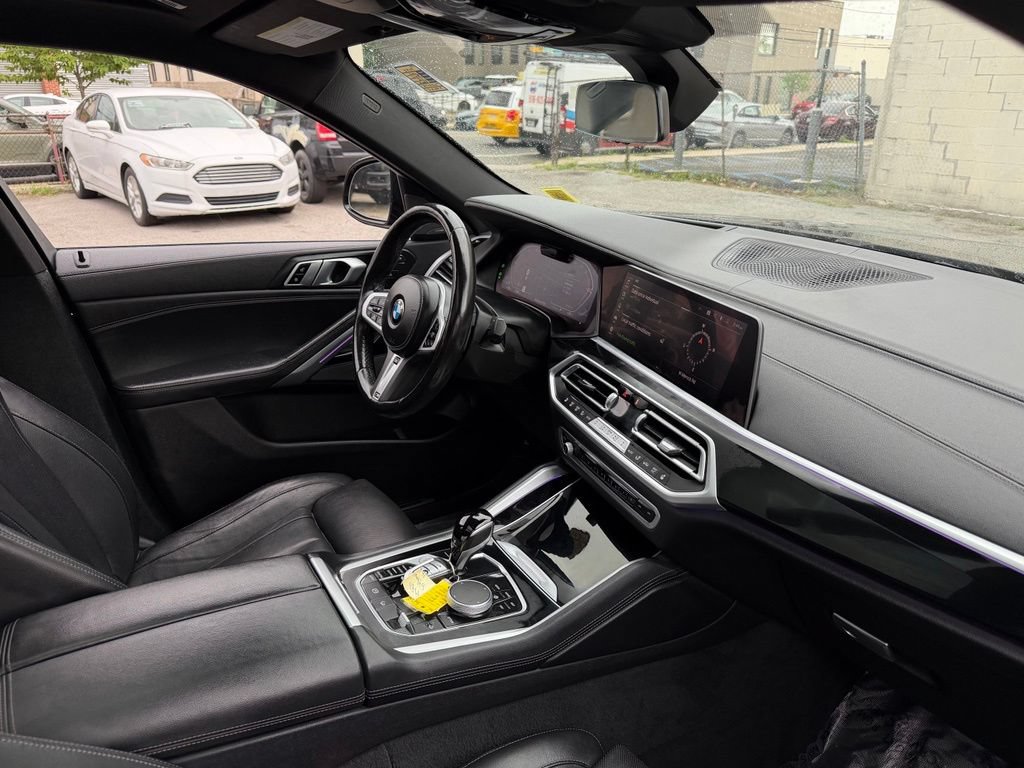Used 2022 BMW X6 xDrive40i AWD/4WD image 9