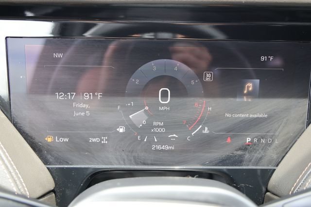 Used 2025 GMC Yukon AT4 AWD/4WD image 17